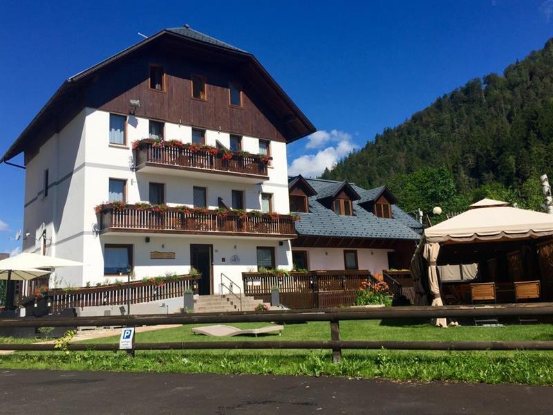Hotel Tarvisio Four Seasons Bagian luar foto